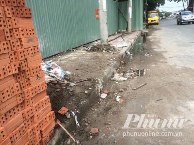 Sân bay Tân Sơn Nhất có nguy cơ đóng cửa vì dân xả rác bừa bãi
