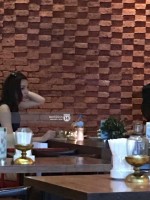 Clip: Hoa hậu Kỳ Duyên hút thuốc tại quán cafe bị chia sẻ rầm rộ trên mạng