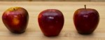 Mẹo hay: phát hiện táo chứa chất độc bằng nước nóng