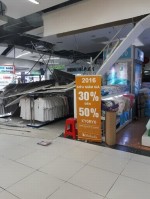 Trần siêu thị Big C Vinh bất ngờ sập đổ sập, nhiều người bỏ chạy