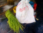 Hàng tấn rau muống ngâm hóa chất nhuộm lên bàn ăn người Sài Gòn mỗi ngày