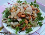 khong-can-lam-salad-cao-sang-lam-gi-dung-cui-dua-hau-tron-chua-cay-thi-ngon-gion-het-nac