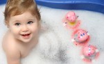 4 lỗi khi bố mẹ tắm cho con có thể khiến trẻ mất mạng