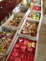 Bánh kẹo ngoại cân ký giá siêu rẻ: chỉ 40.000 đồng/kg