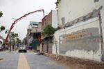Cận cảnh bức tường trên phố Nguyễn Văn Huyên có giá 1 tỷ đồng