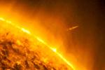 Chuyện gì sẽ xảy ra nếu sao chổi đâm vào mặt trời?