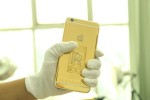 Gần 60 triệu một chiếc iPhone6S mạ vàng đính Rồng vàng