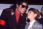 Michael Jackson chi tiền khủng để 'bịt miệng' nạn nhân bị lạm dụng tình dục