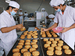 Tăng cường, giám sát phụ gia thực phẩm để sản xuất bánh trung thu