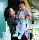 Vì sao Angela Phương Trinh luôn bị chỉ trích khi từ thiện?