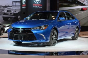 Chọn Toyota Camry hay Toyota Avalon trong dòng sedan gia đình?