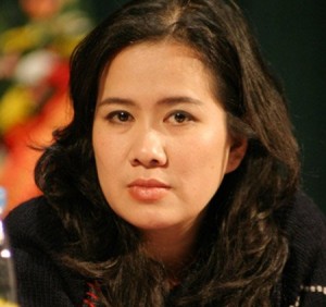 Mẹ chồng nổi tiếng của Trang Nhung là ai?