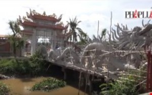 Sự thật tin đồn danh hài Hoài Linh bị dỡ nhà thờ Tổ sân khấu