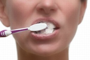 Làm sạch và trắng răng đón tết hiệu quả ngay từ lần đầu