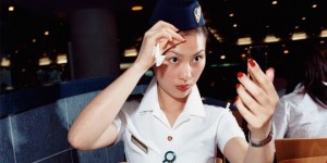 Tiếp viên hàng không tiết lộ 10 bí mật trên máy bay