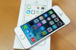 iPhone 5S cạn hàng trước thời điểm bản SE ra mắt