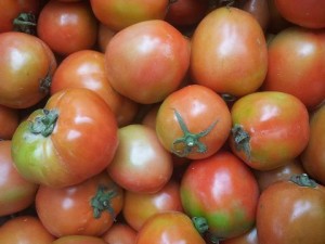 Chuỗi siêu thị Coop Mart bị nghi bán cà chua không rõ nguồn gốc