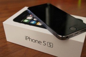 Giá iPhone 5s xách tay giảm sâu