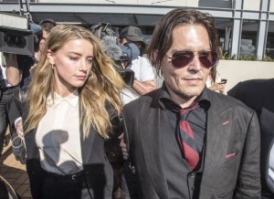 Khai man vợ Johnny Depp bị phạt cảnh cáo
