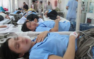 Sau bữa trưa đủ thịt cá, hàng chục công nhân Tiền Giang phải nhập viện