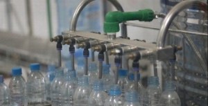 Uống nước máy, trả giá nước khoáng - người tiêu dùng bị lừa đến bao giờ?