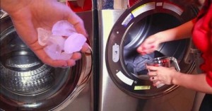 Cho vài viên đá lạnh vào máy giặt rồi thảnh thơi xem kết quả bất ngờ