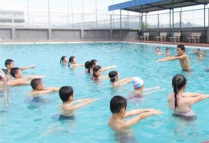 Học bơi hè cho trẻ: Những lưu ý 