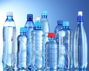 Những lưu ý cần biết khi mua nước đóng chai