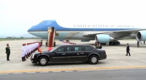 Về 10 phút 'đóng cửa sân bay' ưu tiên chuyên cơ chở Tổng thống Obama
