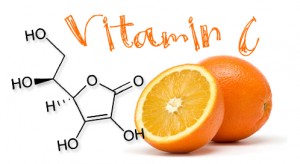 Chấm vitamin C lên mặt mỗi tối lên da sẽ không còn mụn đỏ