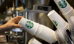 Starbucks lại bị kiện vì ăn gian lượng đồ uống