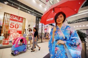 Thua lỗ ở Nhật, DN bán lẻ đổ bộ thị trường Việt Nam