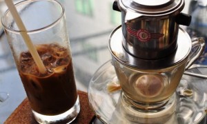 Xuất khẩu cà phê thứ 2 thế giới, người Việt uống cà phê = đậu nành + nước mắm