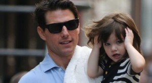 Vì giáo phái lạ, Tom Cruise quyết từ mặt con gái Suri?