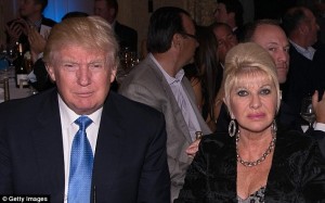 Donald Trump bị vợ cũ tố tội 