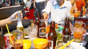 Người Việt uống rượu bia nhiều, ung thư nhiều hơn