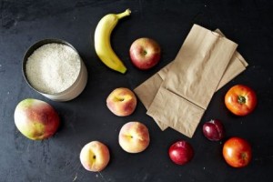 Tại sao trái cây chín nhanh hơn khi để trong túi giấy?