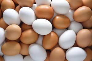 Mẹo vặt hay cuộc sống hàng ngày: Cách phân biệt trứng gà mới - cũ