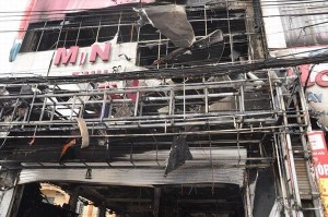 Hỏa hoạn thiêu rụi siêu thị điện máy 6 tầng tại Hà Nội