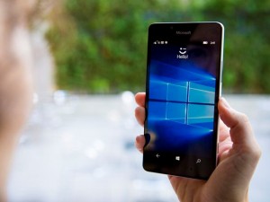 Lumia 950 bán xả hàng giá 3,9 triệu đồng tại Việt Nam