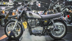 2017 Yamaha SR400 giá 136 triệu đồng cho phái mạnh