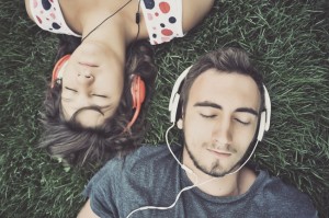 Để bảo vệ đôi tai của bạn, hãy làm ngay 5 điều này khi nghe nhạc trên smartphone