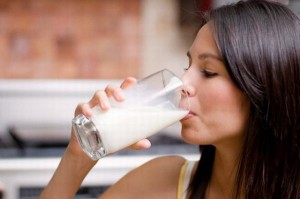 Những sai lầm khi uống sữa khiến 