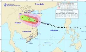 Tin mới nhất về cơn bão số 10: Bão đã áp sát đất liền Hà Tĩnh - Quảng Bình