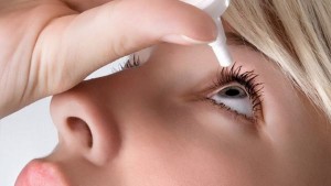 Biến chứng cực kỳ nguy hiểm nếu tự ý mua thuốc nhỏ mắt khi đau mắt đỏ