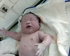Vĩnh Phúc: Bé sơ sinh 7,1kg nặng nhất Việt Nam