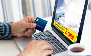 Tiềm ẩn nhiều rủi ro khi mua vé máy bay trực tuyến bằng thẻ tín dụng