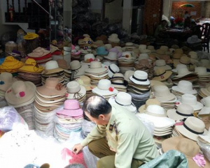 TP Hồ Chí Minh: Thu giữ hàng nghìn nón giả mạo thương hiệu nổi tiếng