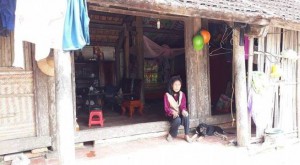 Vụ bé trai bị xích cổ tại Thanh Hóa: Hoàn cảnh đáng thương của bà nội 90 tuổi nuôi cháu hư hỏng