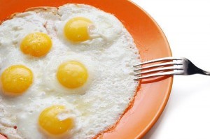 Ăn trứng gà sai cách có thể nảy sinh độc tố